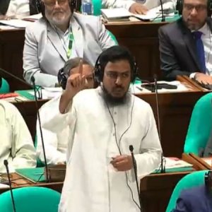সরকারি-বিরোধী দল দেখে কি দুর্যোগ আসে, প্রশ্ন আখতারের