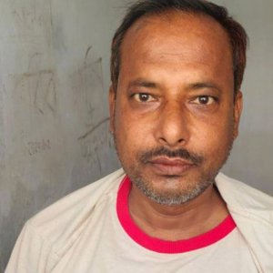 হাইকোর্টে জামিনের পর জেলগেট থেকেই আবার গ্রেফতার সাবেক মেয়র