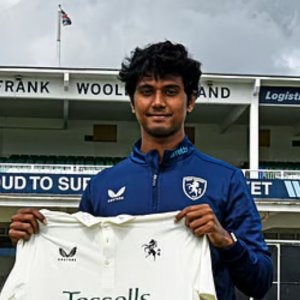 সাকিবে পর কাউন্টি ক্রিকেটে দ্বিতীয় বাংলাদেশি হাসান মাহমুদ