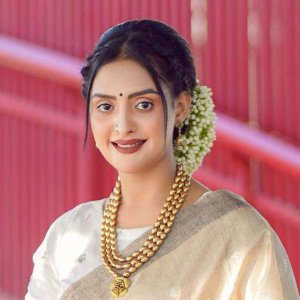 চেক ডিজঅনার মামলা: নায়িকা রুবিনা নিঝুমের স্বামীর বিরুদ্ধে সম