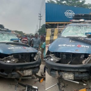 মহাসড়কে উলটোপথে চলা থ্রি-হুইলার ধরায় পুলিশের গাড়িতে হামলা