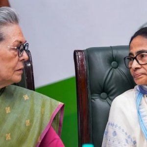 মমতার তৃণমূল কি কংগ্রেসে বিলীন হচ্ছে?