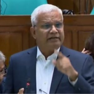 ‘নারী-শিশুদের সহায়তা দেওয়া কলসেন্টারের কর্মরতরা তিন বছর বেতন