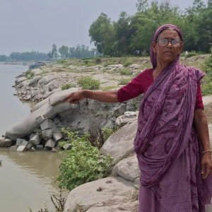 সবকিছু শেষ, চোখের পানি ফেলতে ফেলতে রাত কেটে যায়