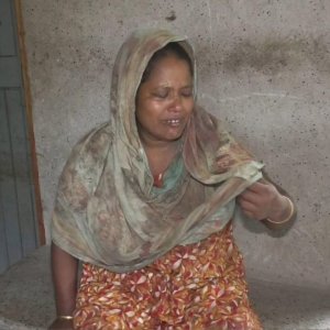 যুবলীগ নেতাকে পিটিয়ে হত্যা, স্ত্রীকে বেঁধে রাখা হলো খুঁটিতে