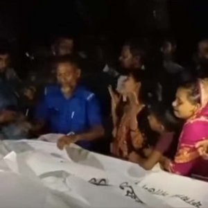 ঝড়ে ছিঁড়ে পড়া বিদ্যুতের তারে জড়িয়ে মা-ছেলের মৃত্যু