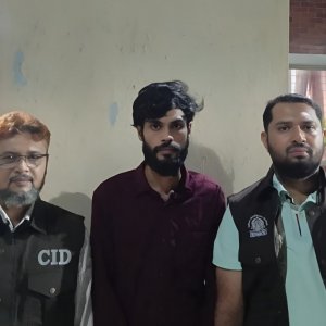 বিচারকের কণ্ঠস্বর নকল করে প্রতারণা, গ্রেফতার ১