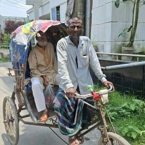 ‘ছোটবেলা থেকেই দেখছি, বাজেট আইলেই জিনিসপত্রের দাম বাইড়া যায়’