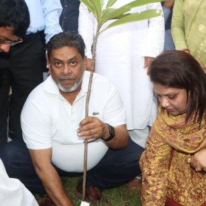 বৃক্ষরোপণকে সামাজিক আন্দোলনে রূপ দিতে হবে: ঢাকার জেলা প্রশাসক