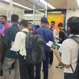দেশে ফিরেছেন কম্বোডিয়ার সাইবার স্ক্যাম সেন্টার থেকে উদ্ধার আরও ৫৪ জন