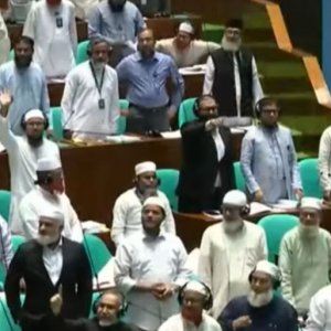 সংসদে শিবির নেতাকে নিয়ে স্বরাষ্ট্রমন্ত্রীর বক্তব্যে হট্টগোল, রুলিং দিলেন স্পিকার
