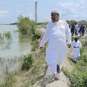 ত্রাণের টাকা নিয়েছেন জামায়াত এমপির এপিএস-স্বজন ও দলের নেতাকর্মীরা