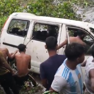 প্রবাসী স্বামীকে বিদায় জানাতে গিয়ে লাশ হলেন স্ত্রী