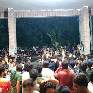 স্বস্তির খবর পেলেন ছাত্রলীগের ৩৭ নেতাকর্মী