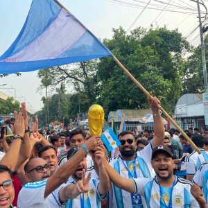 কানসাসে নামছে আর্জেন্টিনা, শাহবাগে আকাশি-সাদা ঢেউ