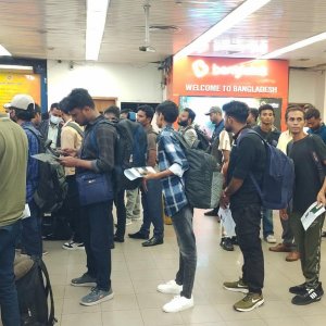 কম্বোডিয়ায় সাইবার প্রতারণার জাল: চার দিনে ফিরলেন ২২১ বাংলাদেশি