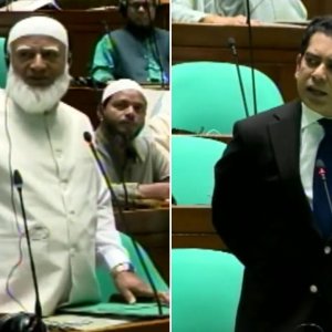 ‘মাইক্রোওভেন উনার কাছে কে চেয়েছে’, পার্থকে উদ্দেশ করে বিরোধী দলীয় নেতা