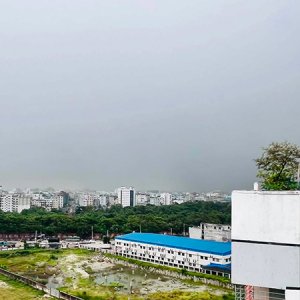 তীব্র গরমের পর রাজধানীতে স্বস্তির বৃষ্টি