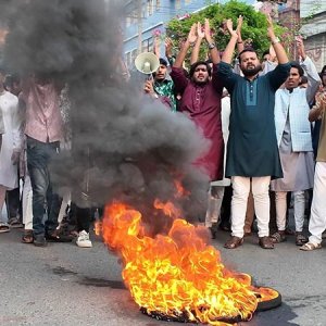 রাজশাহী সিটি কলেজ ছাত্রদলের কমিটি নিয়ে বিক্ষোভ, দুইপক্ষের হাতাহাতি