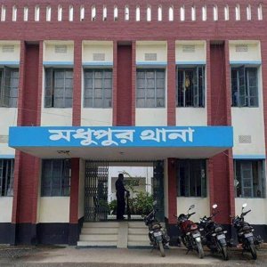 ছাগল তুলতে গিয়ে বাবা-ছেলেসহ একে একে  ৪ জন নিহত