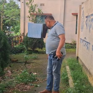 নদীর ভাঙনে বিলীনের এক থানা, ঝুঁকিতে মসজিদ ও মন্দির