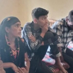 সীমান্তে দিয়ে বাংলাদেশে প্রবেশ করা ৪ জন আটক