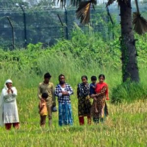 ১৩ ঘণ্টা ধরে শূন্যরেখায় ৯ জনের মানবেতর জীবন, নেই খাবার কিংবা পানি
