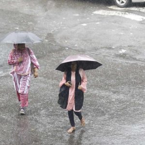 বৃষ্টিতে ভিজলো রাজধানী