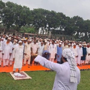 আ.লীগ নেতার জানাজা পড়ালেন ১১ দলীয় জোটের এমপি প্রার্থী