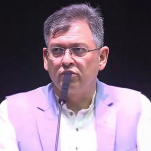 বেনজীরকে দেশে ফেরানোর সর্বশেষ অবস্থা জানালেন স্বরাষ্ট্রমন্ত্রী