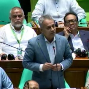 ‘প্রথমবার বিরোধী দলে আসায় সমালোচনায় ভুল হচ্ছে, আরও দু-চারবার আসলে শিখে যাবেন’