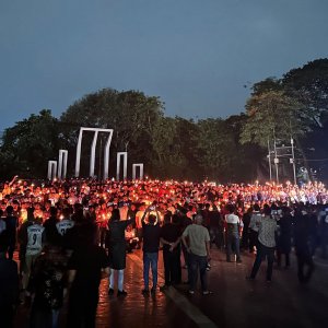 শহীদ মিনারে ছাত্রদলের ‘আলোয় আলোয় স্মৃতি সমুজ্জ্বল’ কর্মসূচি