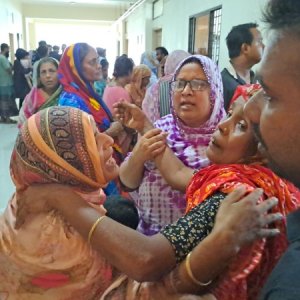 বিয়ের অনুষ্ঠানে যাওয়ার পথে নারী ও শিশু নিহত