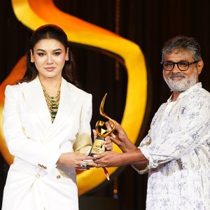 যারা পেলেন চরকি অ্যাওয়ার্ড