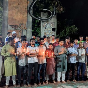 কুমিল্লা বিশ্ববিদ্যালয়ে জুলাইযোদ্ধাদের স্মরণে ছাত্রশক্তির মোমবাতি প্রজ্বালন