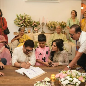 ২৫ বছরের পরিচয়, দুই বছরের প্রেম; অবশেষে এক হলেন আমির-গৌরী