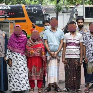 হানিট্র্যাপে ফেলে ব্ল্যাকমেইল: চক্রের ৫ সদস্য গ্রেফতার