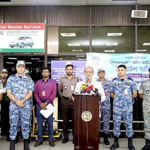 বিমানবন্দরে যাত্রীদের জন্য ফ্রি শাটল সার্ভিস চালু করলো বেবিচক