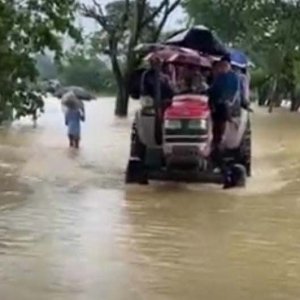 সড়ক ডুবে যাওয়ায় সাজেকে আটকে পড়েছেন পর্যটকরা