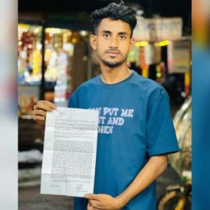 ফিফা সভাপতি ও রেফারির বিরুদ্ধে অভিযোগ নিয়ে থানায় নোয়াখালীর তরুণ