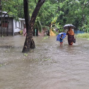হাতিয়ার অধিকাংশ এলাকা প্লাবিত, বিপর্যস্ত জনজীবন