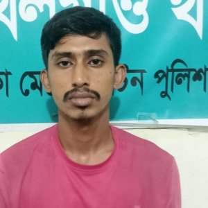 স্ত্রীকে হত্যার পর আত্মহত্যা বলে প্রচার, স্বামী গ্রেফতার