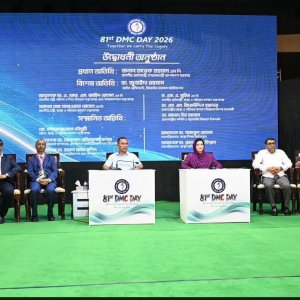 ‘আমার মাথায় হেলথ নেই, উনি আছেন’, স্ত্রীকে দেখিয়ে প্রধানমন্ত্রীর হাস্যরস!