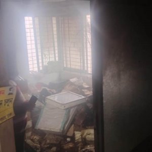 উপজেলা স্বাস্থ্য কমপ্লেক্সের স্টোর রুমে আগুন