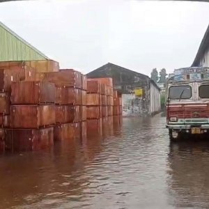 বৃষ্টির পানিতে ভাসছে কোটি কোটি টাকার পণ্য
