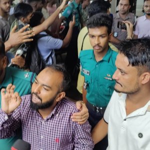 আলোচিত সেই ধর্ষণের মামলার রায়, ৬ বছর পর মুক্তি পেলেন ছাত্রলীগের চার কর্মী