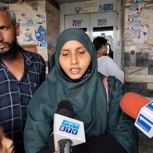 পরিবারকে না জানিয়ে দাফন, স্বামীর বিরুদ্ধে হত্যার অভিযোগে মামলা