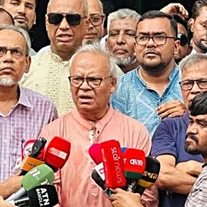 প্রধানমন্ত্রীর উপদেষ্টা হলেও কেন নয়াপল্টন ছাড়েননি রিজভী