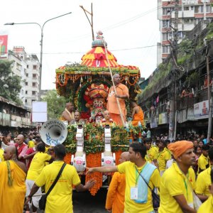 জগন্নাথ দেবের রথযাত্রায় ভক্তদের ঢল