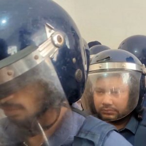 ২০ কোটি টাকা প্রতারণা: ৪ আসামি রিমান্ডে, একজনের দায় স্বীকার